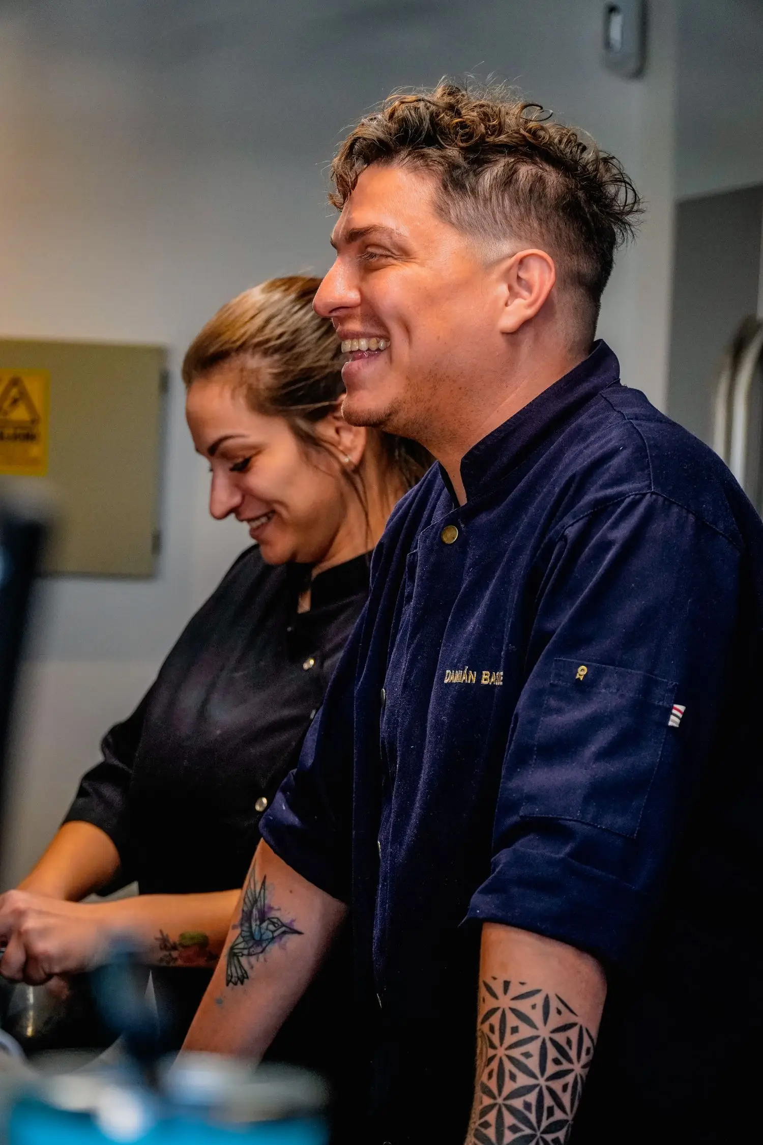 Catering csapat tagjai előkészítés közben